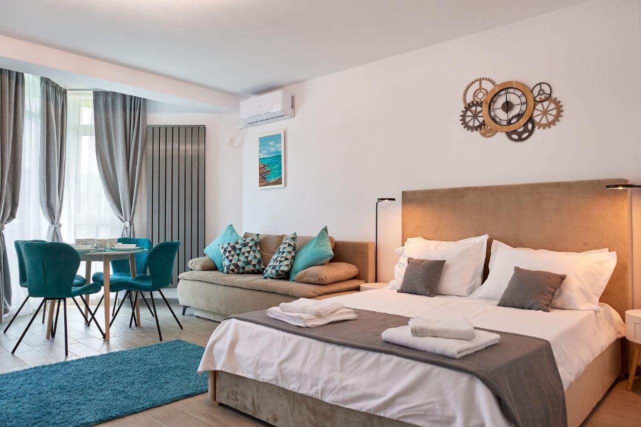 Studio Capri Spa N Pool Beach Resort นาโวดาริ ภายนอก รูปภาพ