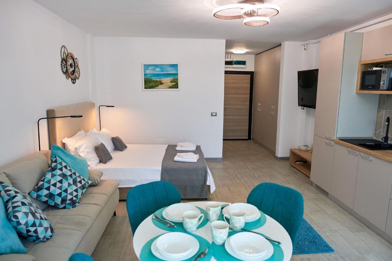 Studio Capri Spa N Pool Beach Resort นาโวดาริ ภายนอก รูปภาพ