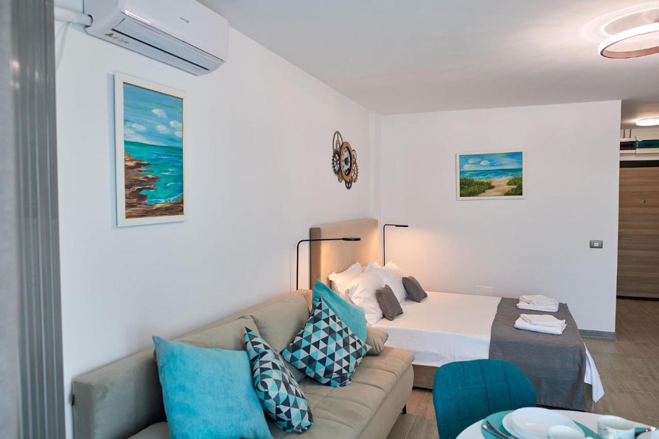 Studio Capri Spa N Pool Beach Resort นาโวดาริ ภายนอก รูปภาพ