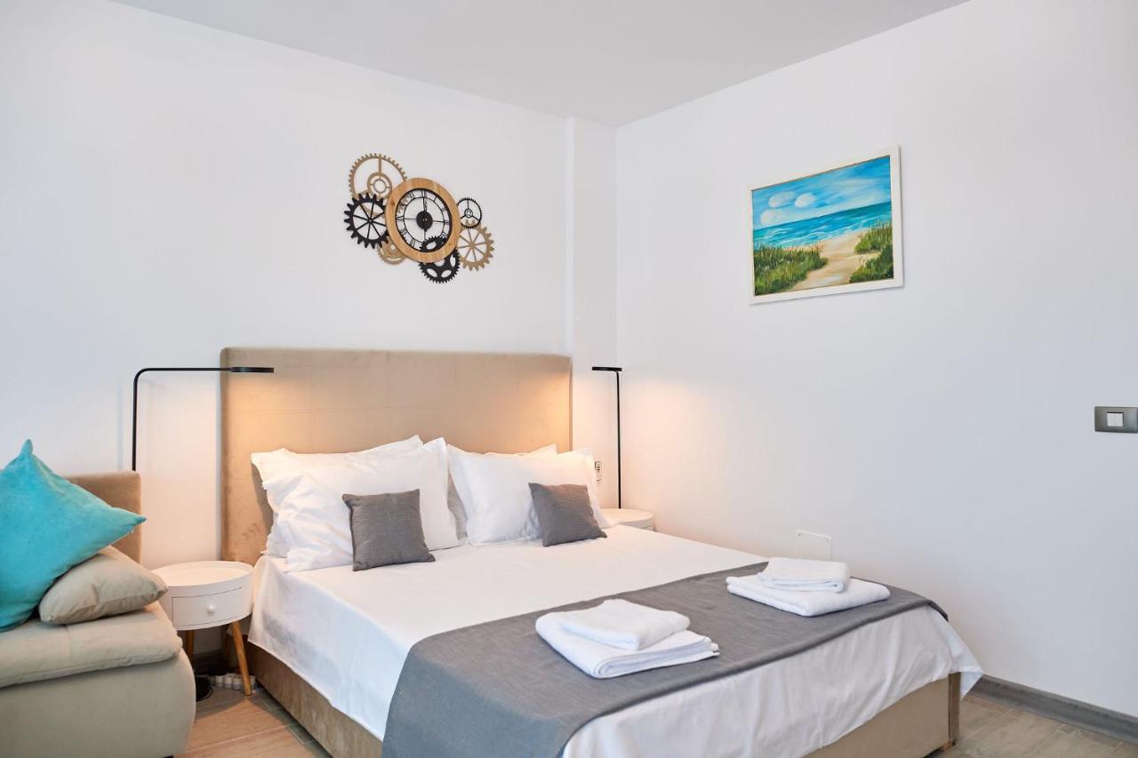 Studio Capri Spa N Pool Beach Resort นาโวดาริ ภายนอก รูปภาพ