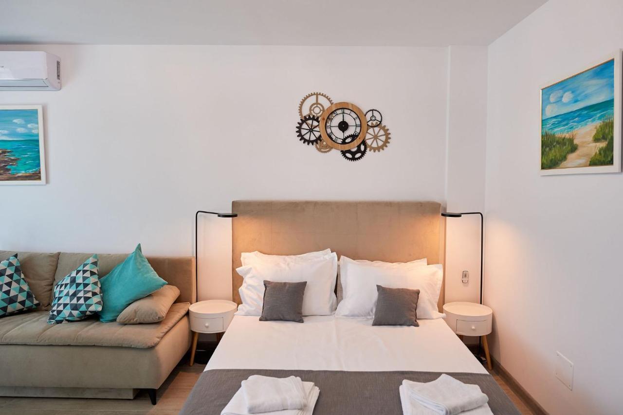 Studio Capri Spa N Pool Beach Resort นาโวดาริ ภายนอก รูปภาพ